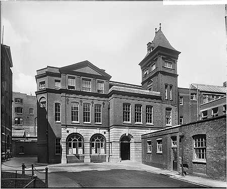 Guy's Hospital, Great Maze Pond, c1926, dental department.  X.png