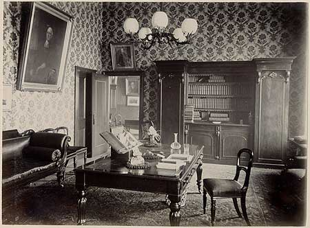 Elephant & Castle, Metropolitan Tabernacle interior view showing the Pastors vestry looking towards the library.  X.png