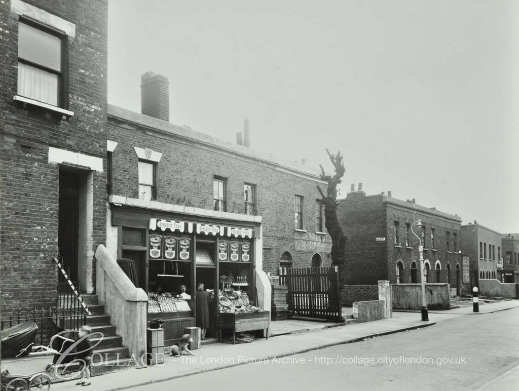 Alvey Street, Nos 3-7, Innis Place on the right c1955, East Street to the left. X.png