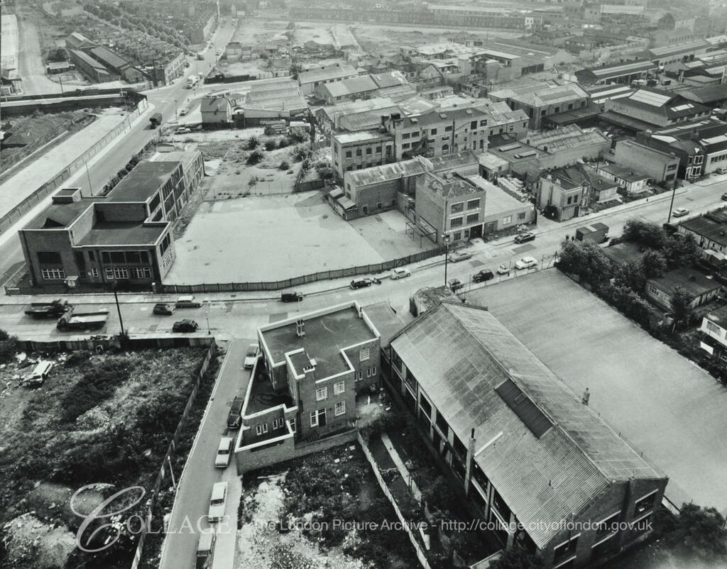 Marlborough Grove, Bermondsey c1963. Rolls Road left, Longland Court now Avondale Square bottom left. X.png