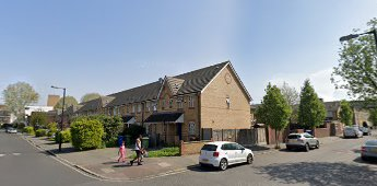 Storks Road, (right) 2019. Collett Road (left). Same corner as the c1971 picture.   X.png