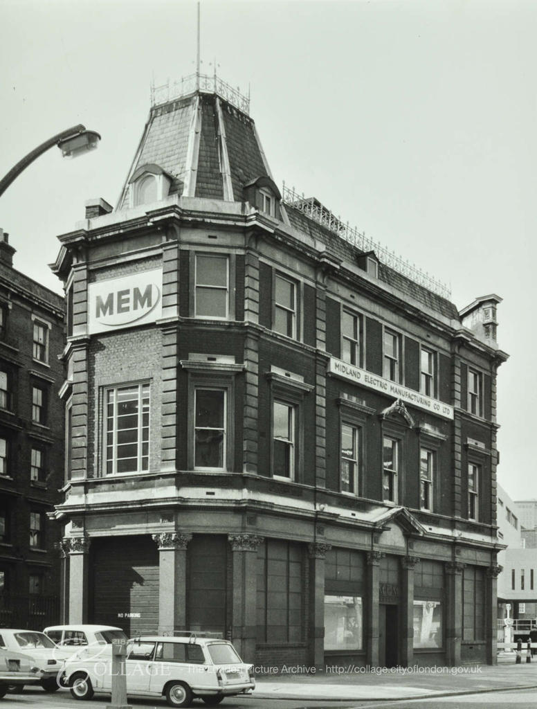 Waterloo Road, site of The George Pub c1971.   X.png