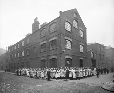 Weston Street, Southwark, Mabie, Todd And Company, 1913.   X.png