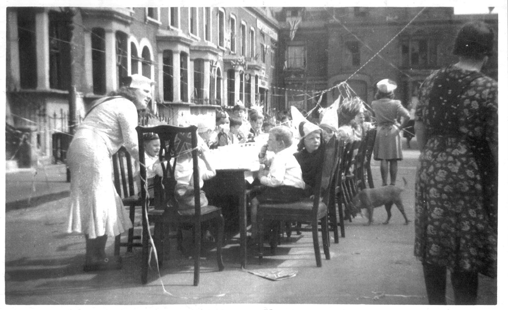 Gurney Street, VE Day street party.   X.png