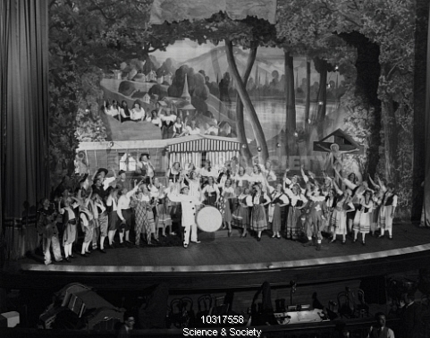 New Kent Road, Elephant & Castle Trocadero 1931, opera, ‘Pagliacci'  1  X.png