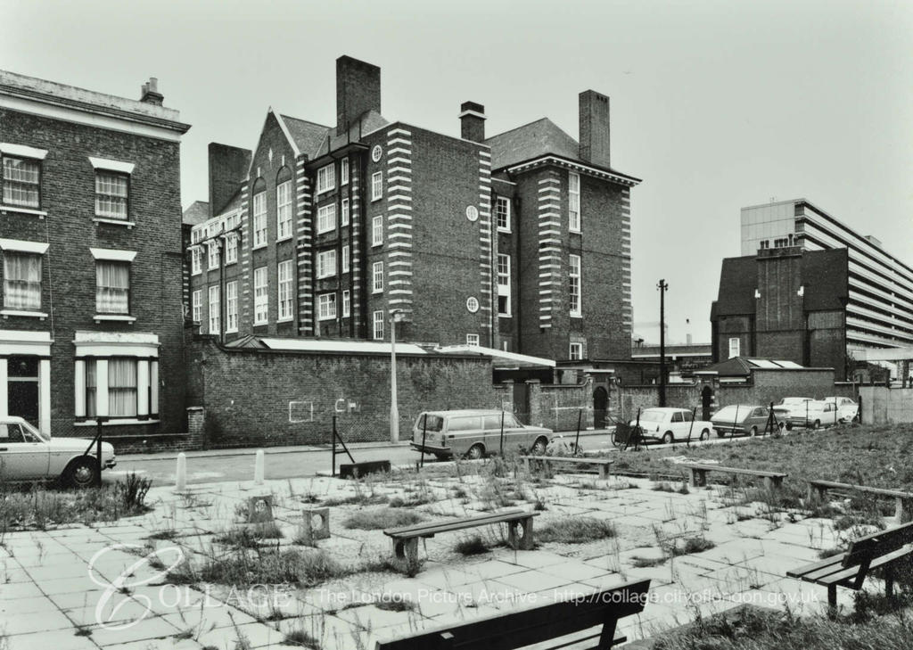 Rodney Road, Elba Place 1976 Victory Primary School, looking towards Heygate Estate, which is no longer there. X.png