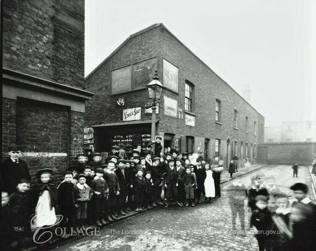 Ainsty Street, Bermondsey, by York Place c1903.  X.png