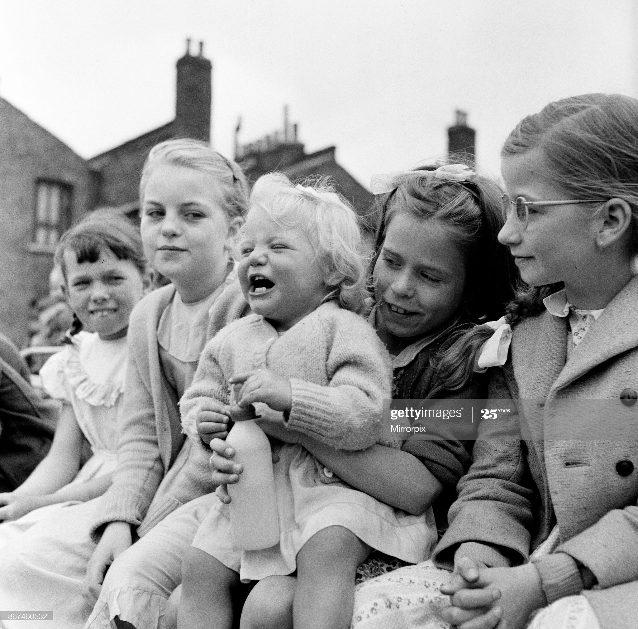 Spa Road, Punch and Judy show in Bermondsey Spa.   X.png