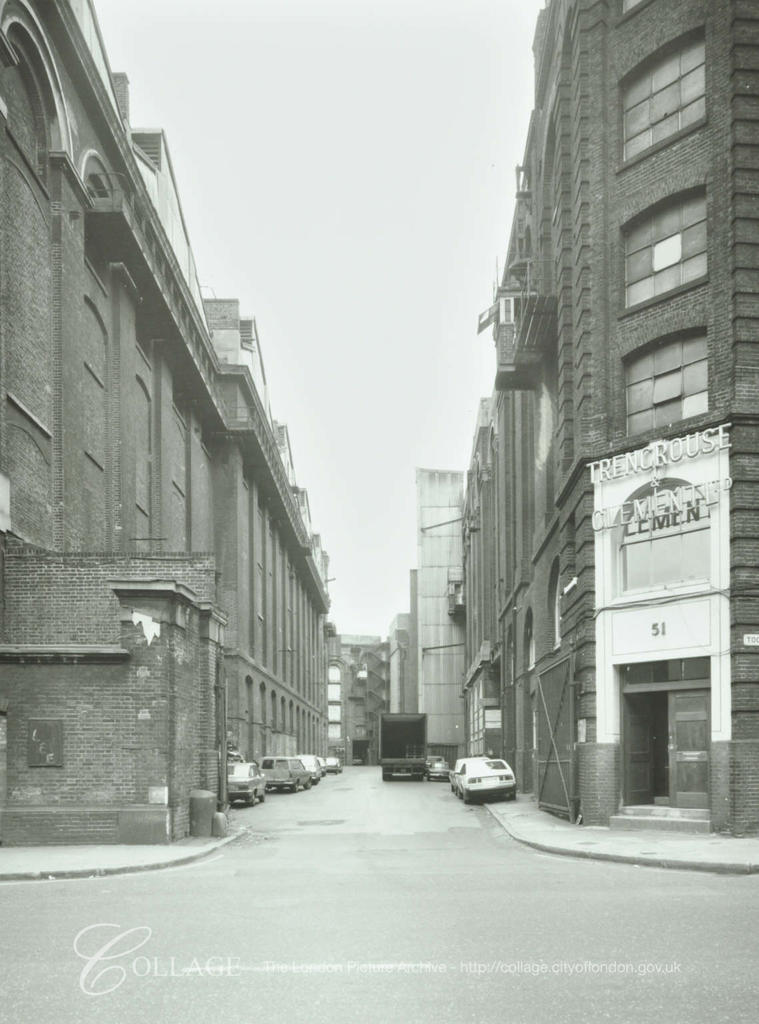 Hays Lane, Cotton's Wharf,  from Tooley Street c1980.  X.png