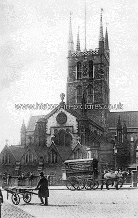 Borough High Street, St. Saviour's Church, Southwark, London. c.1904.   X.png