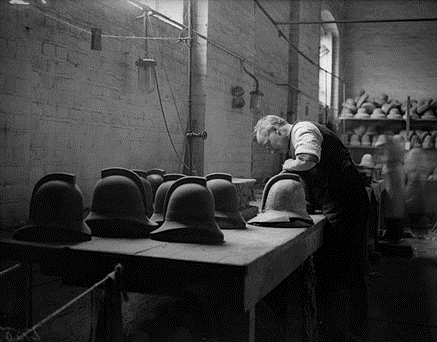 Tooley Street, Hobsons 1930.   X.png