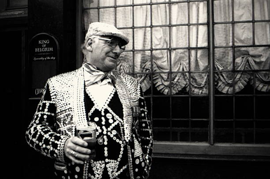 Tooley Street 1995. Pearly King in King of Belgium Pub.  X.png