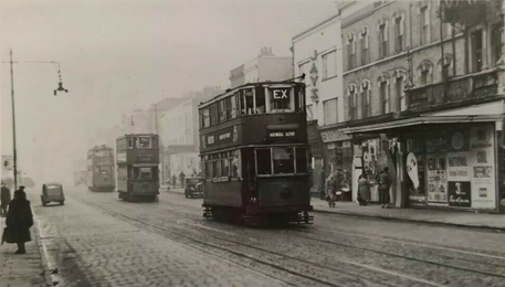 London Road, Elephant & Castle, the old South London Palace building on the right.  1  X.png